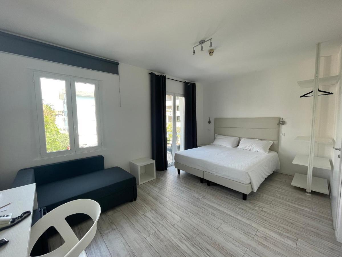 Hotel Athena Lignano Sabbiadoro Exteriör bild