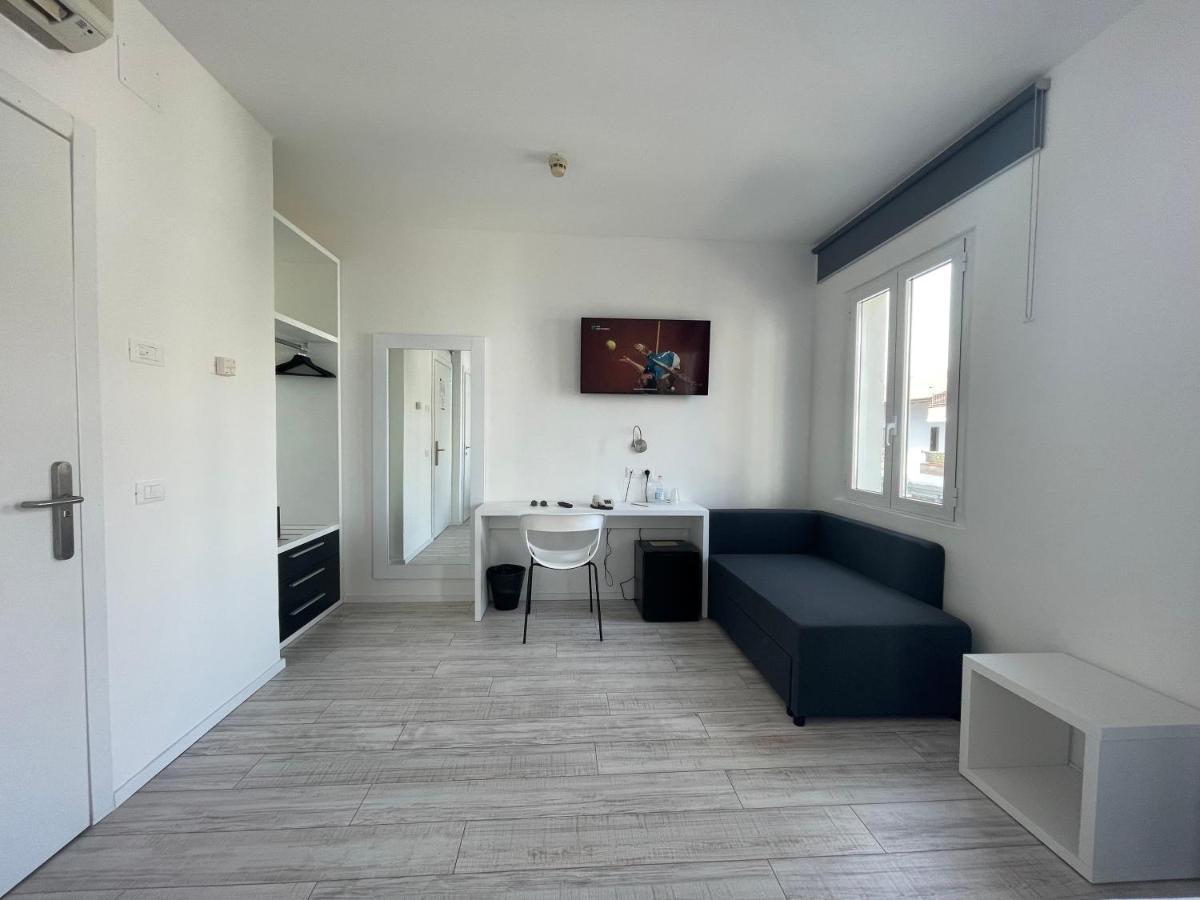 Hotel Athena Lignano Sabbiadoro Exteriör bild