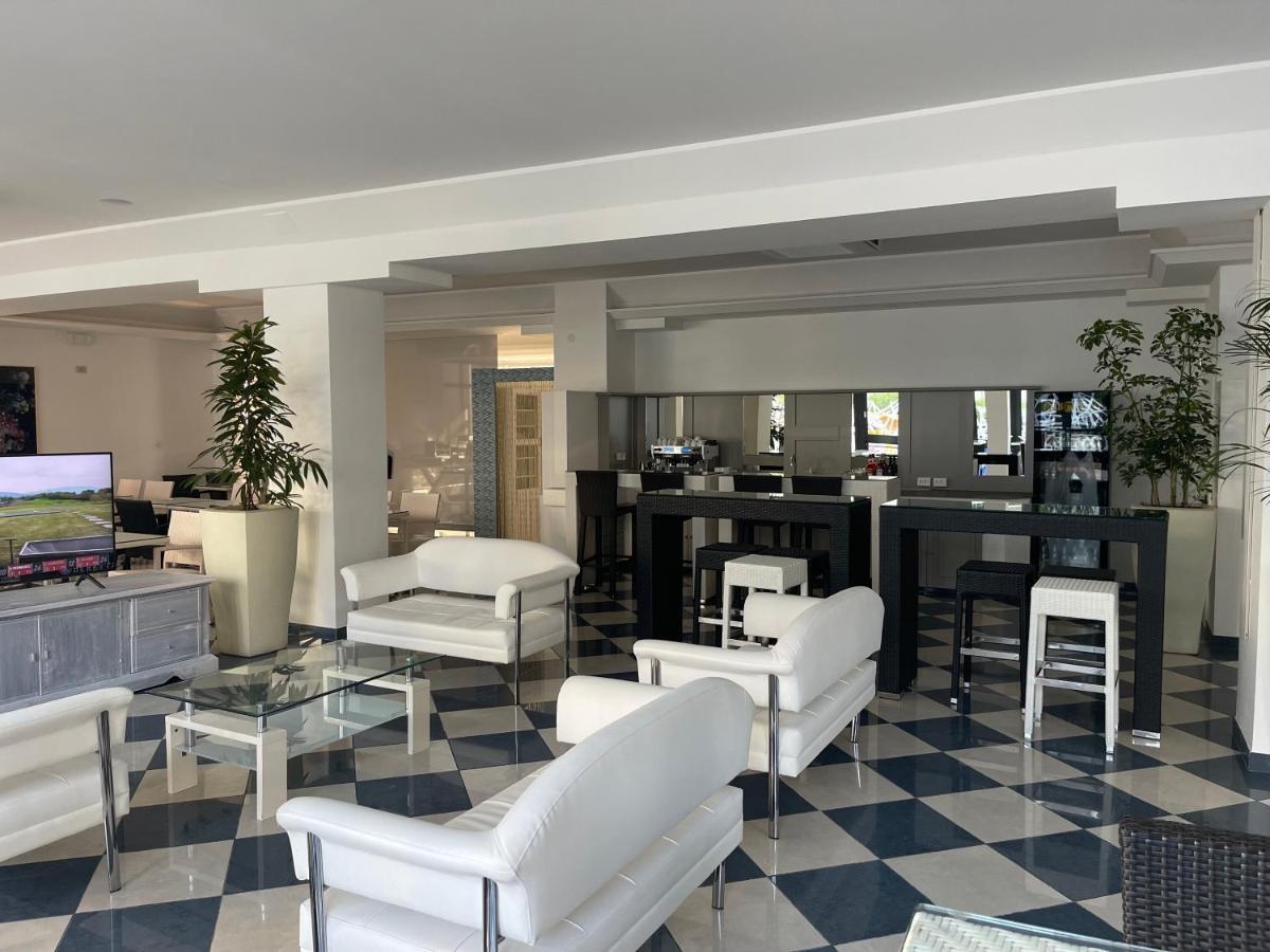Hotel Athena Lignano Sabbiadoro Exteriör bild