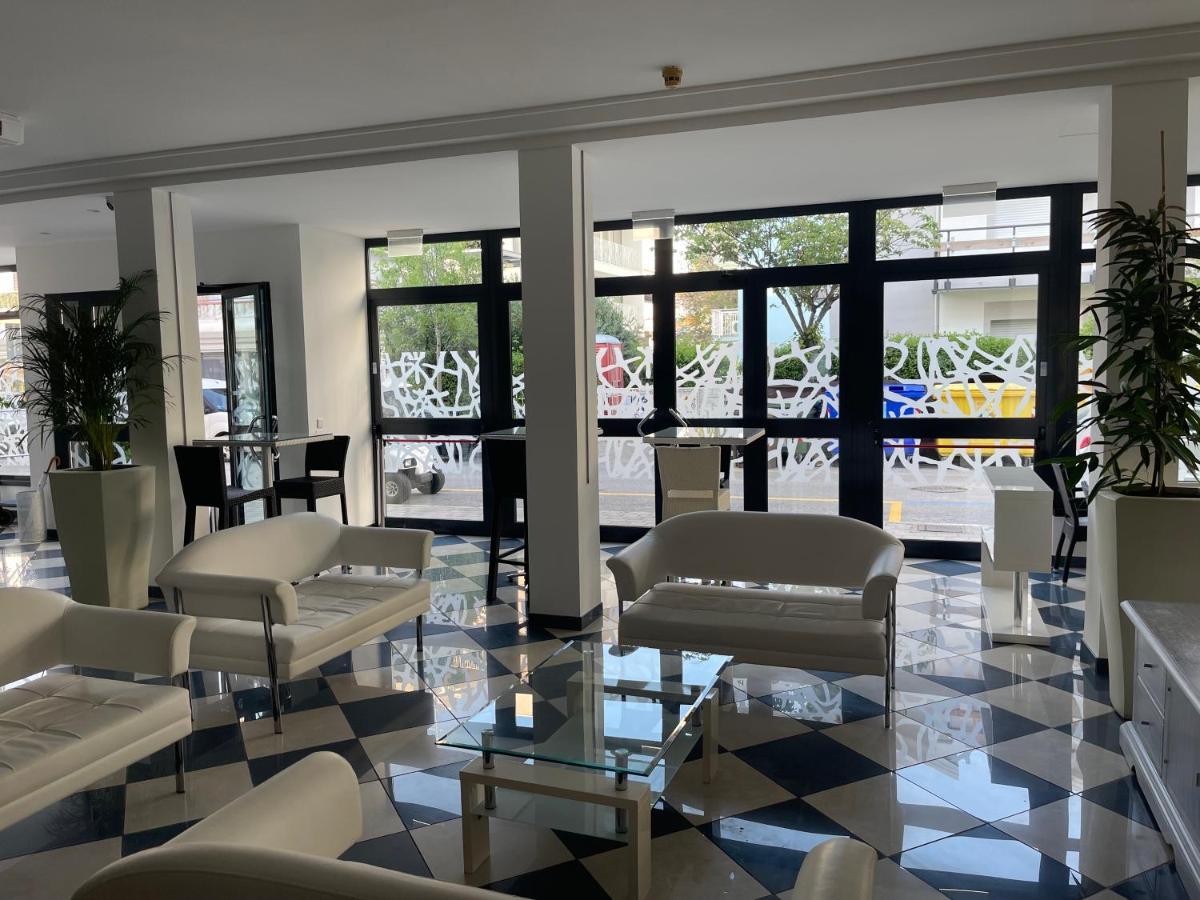 Hotel Athena Lignano Sabbiadoro Exteriör bild